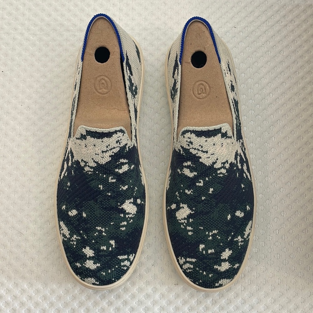 NWB Rothy’s The Sneaker in Sea Green Print